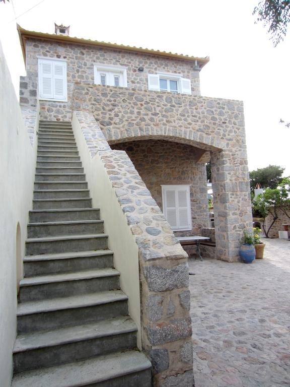 Kiki's Houses Vlichos Hydra  Exterior foto