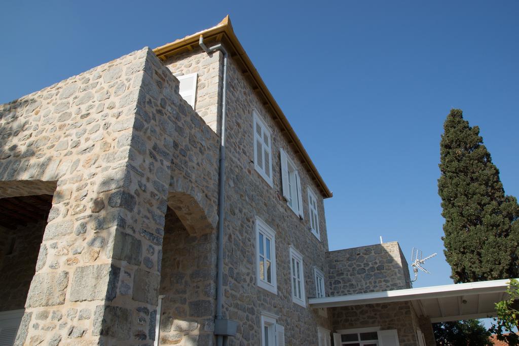 Kiki's Houses Vlichos Hydra  Exterior foto
